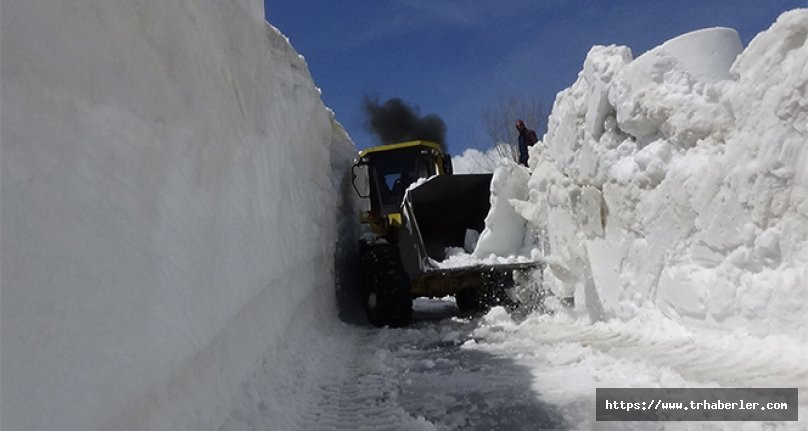 6 metre karla kaplı yol 6 ay sonra açılabildi!