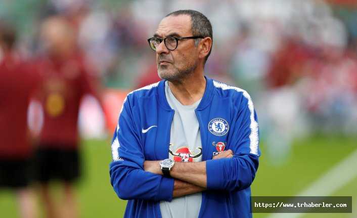 Chelsea'nin teknik direktörü Maurizio Sarri idmanı terk etti
