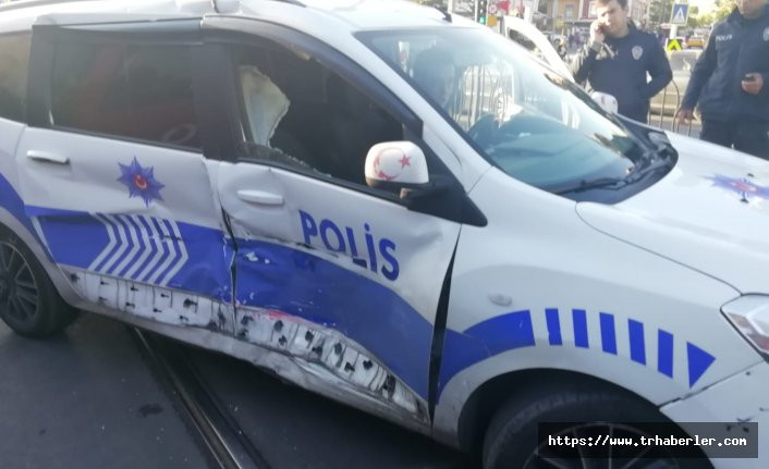 Fatih'te polis aracı ile tramvay çarpıştı!