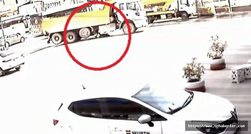 Korkunç kaza! Yaşlı adamın hafriyat kamyonunun altında ezilme anı kamerada! video izle