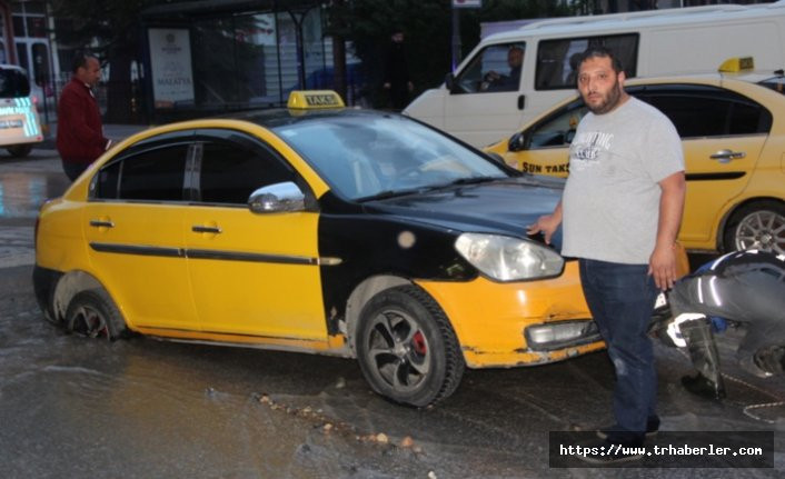 Malatya'da yol çöktü, araç çukura düştü!