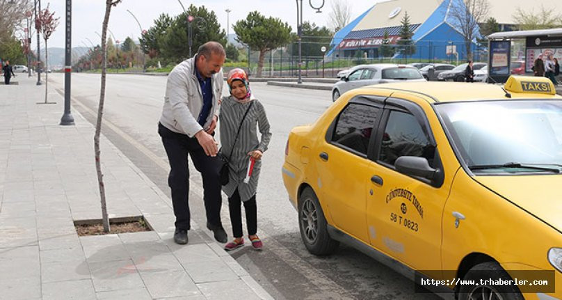Taksicilerden taktir toplayan davranış! Görme engelli Zehra'nın yardımına taksiciler koştu!