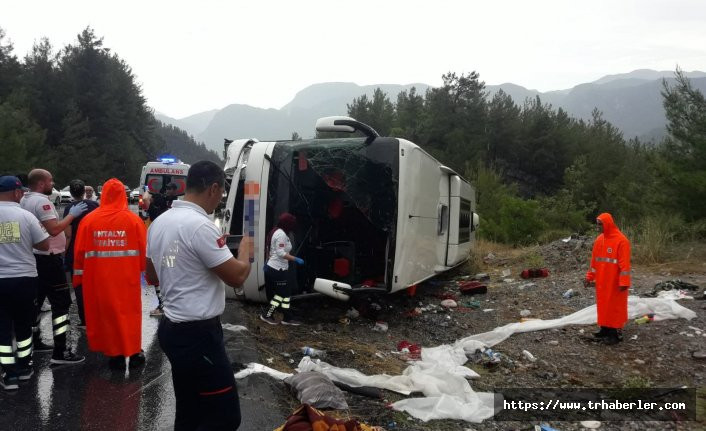 Antalya'da trafik kazası: 20 yaralı!