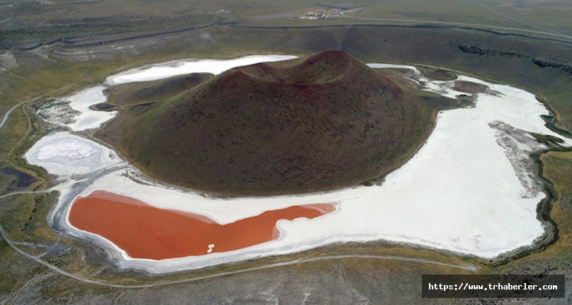 Dünyanın nazar boncuğu Meke Gölü kırmızıya büründü! video izle