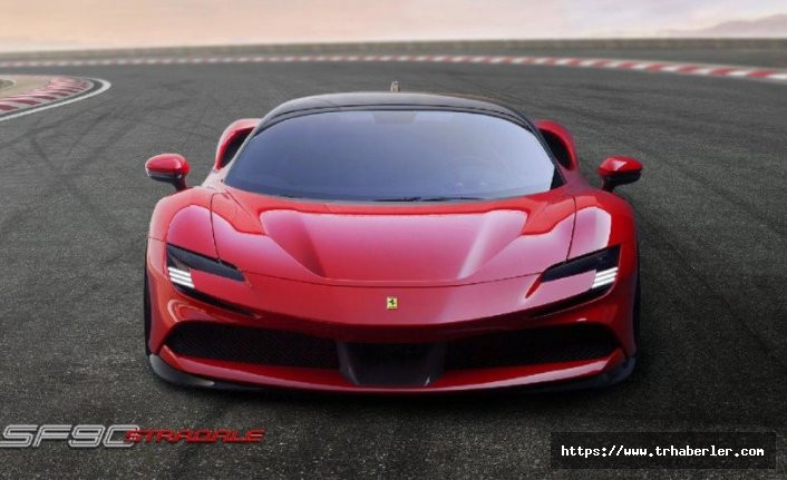 Ferrari ilk seri üretim hibrit otomobilini tanıttı!