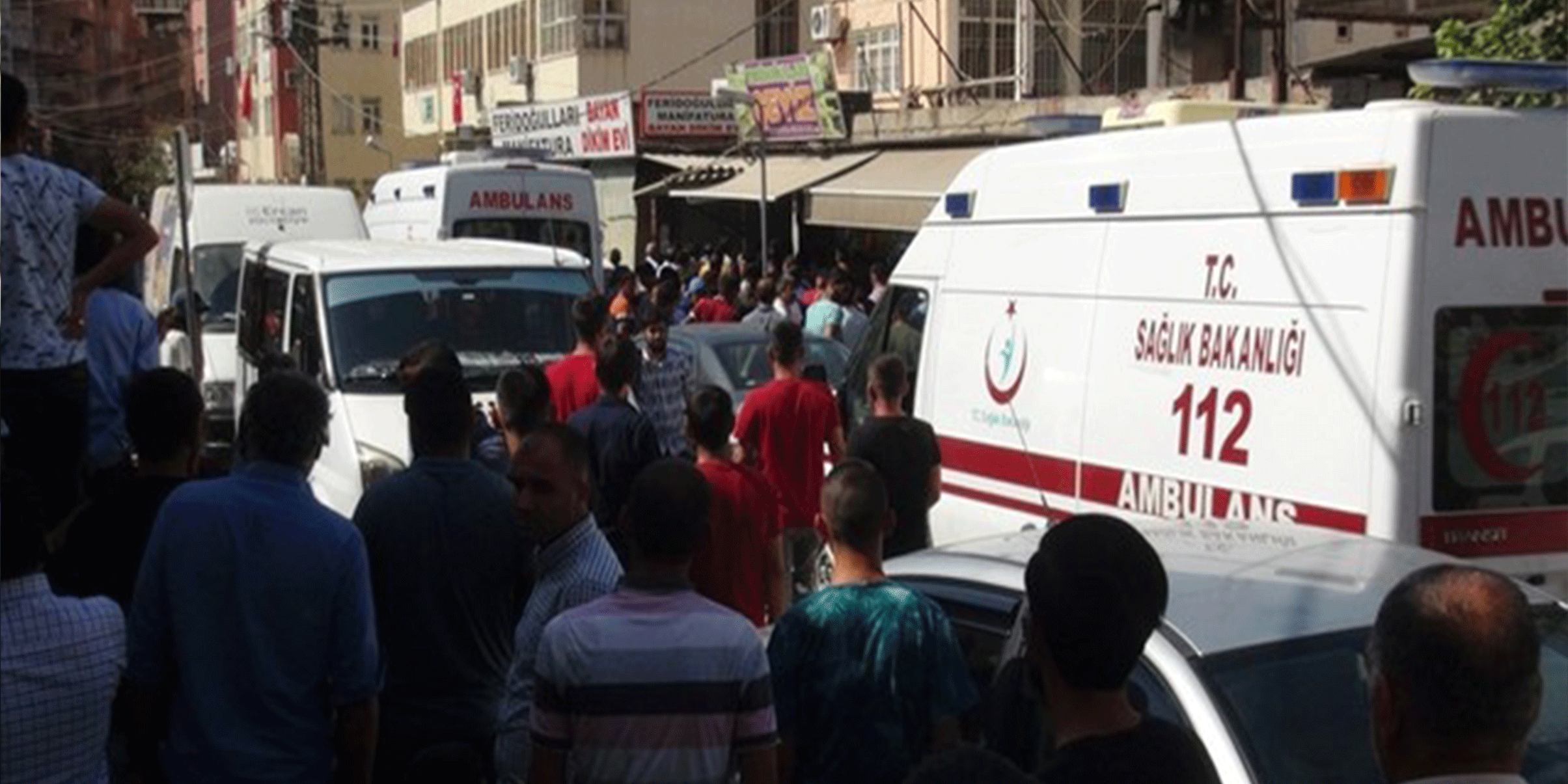 Mardin Artuklu'da iki aile arasındaki bıçaklı kavga kanlı bitti: 22 yaralı