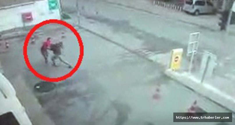 Akaryakıt istasyonunda pompa görevlisine bıçaklı saldırı dehşet anları kamerada! video izle