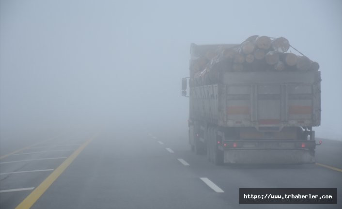 Bolu Dağı'nda yoğun sis görüş mesafesini olumsuz etkiledi!