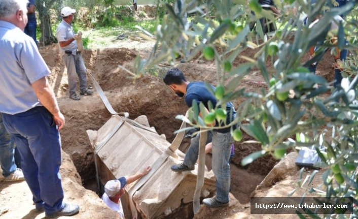 Bursa İznik'te lahit bulunan bölgede pişmiş topraktan mezar ortaya çıktı!