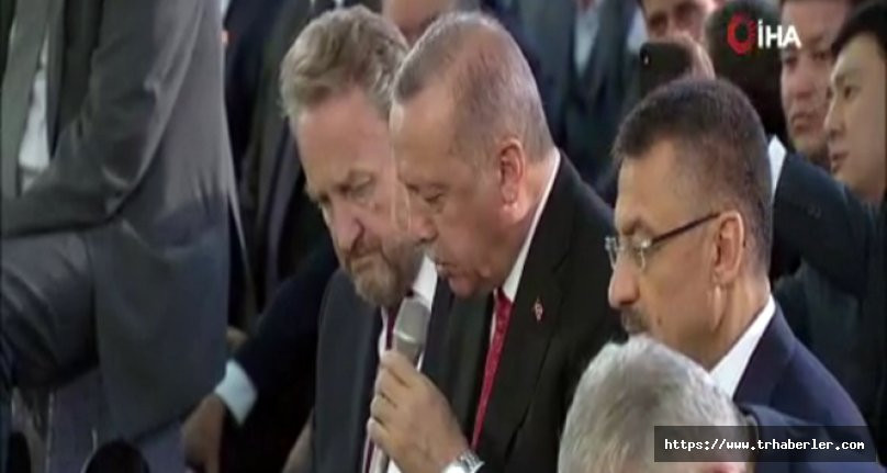 Cumhurbaşkanı Erdoğan, 15 temmuz şehitleri için Kur'an-ı Kerim okudu! video izle