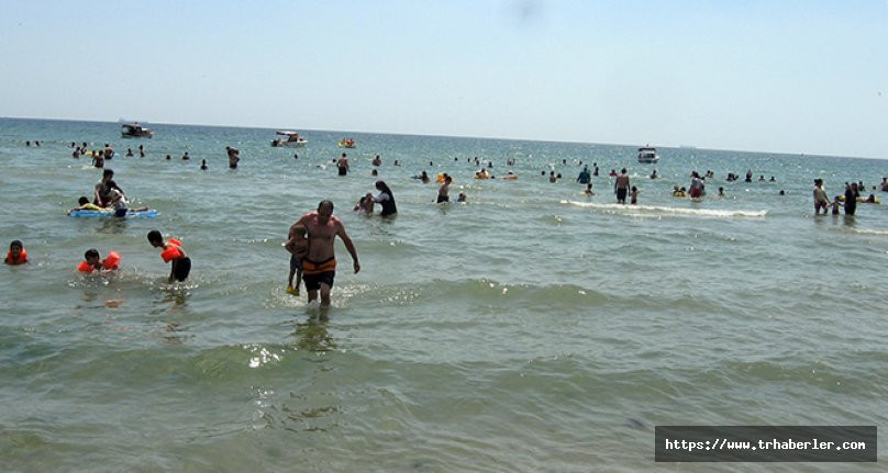 İstanbul'da sıcaklık 30 dereceyi aştı plajlar doldu!