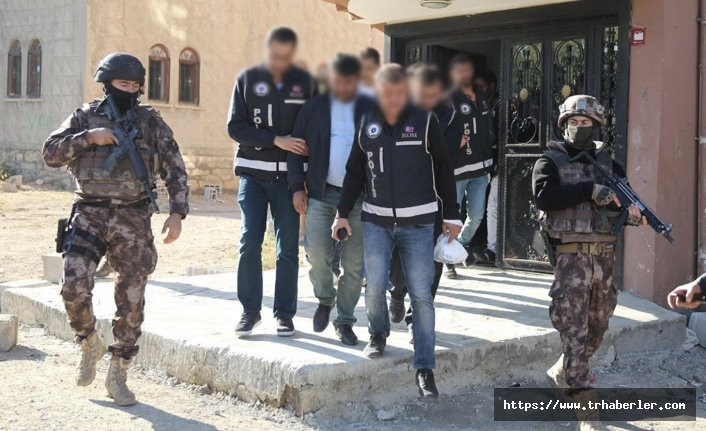 İzmir merkezli göçmen kaçaklığı operasyonu yapıldı 55 gözaltı