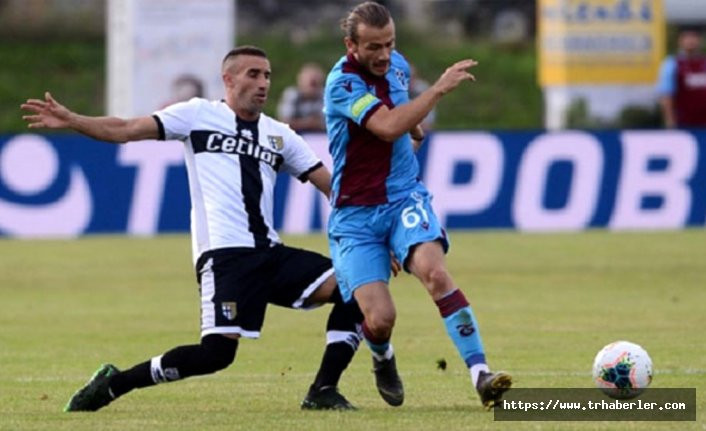 Trabzonspor-Parma maçında taraftarlardan ilginç tepki! Futbolcuyu kovaladılar