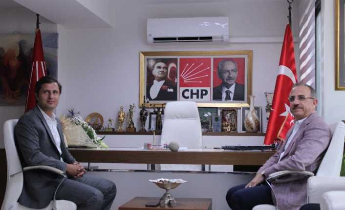 AK Partili ve CHP’li başkandan İzmir için ortak hareket etme vurgusu