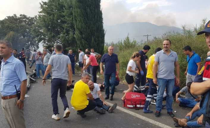 Aydın’da devrilen servis otobüsü alev aldı: 20’si ağır 44 yaralı