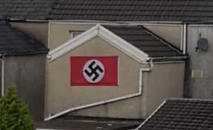 Galler’de Nazi bayrağı asan adam gözaltına alındı