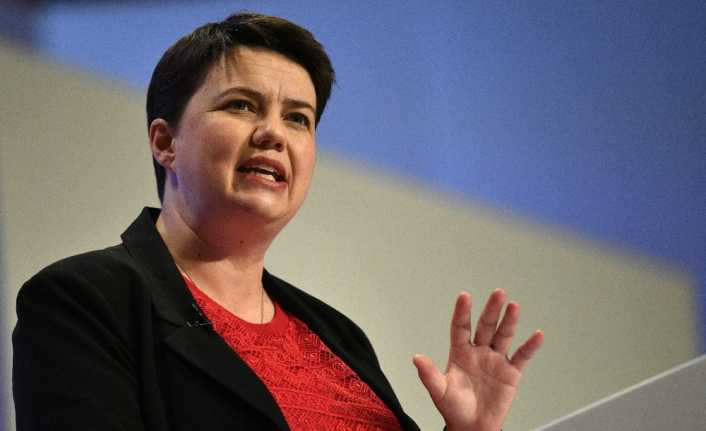 İskoç Muhafazakar Parti lideri Davidson istifa etti
