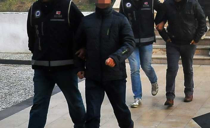 İzmir’de Bylock kullandığı tespit edilen 18 şüpheli gözaltına alındı