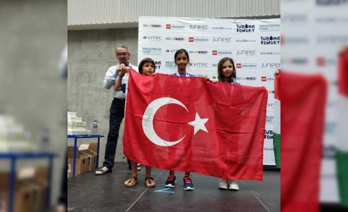 Kadıköy’ün robotik çocukları sürücüsüz okul servisi ile dünya rekoru kırdı