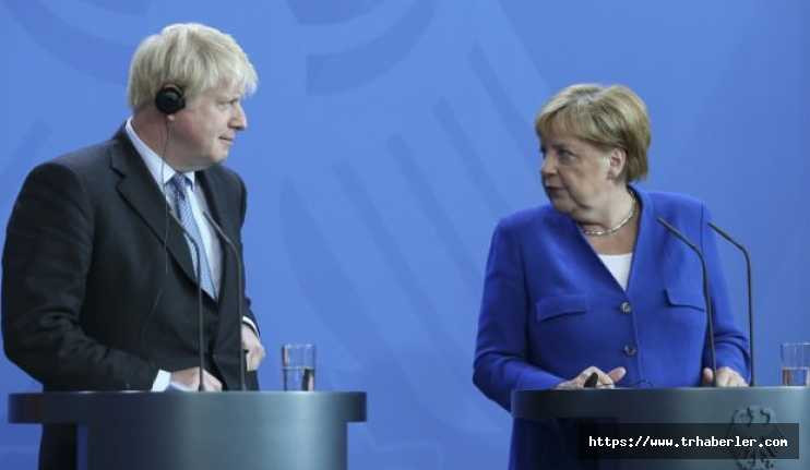 Merkel Boris'in yüzüne söyledi: Belki çözüm...