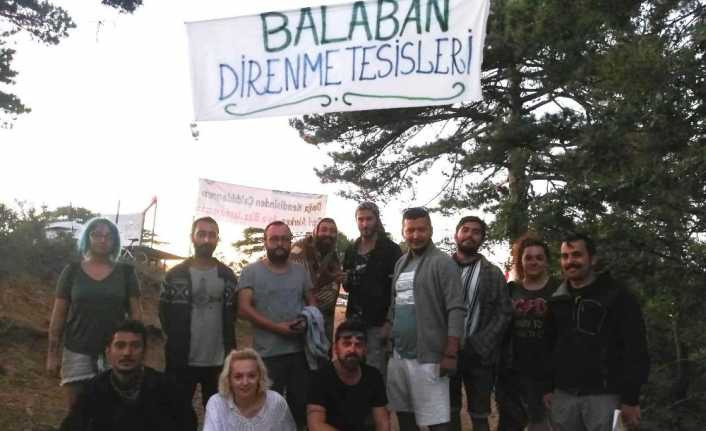Provokatörlerden rahatsız olan eylemciler çadır alanı terk ediyor
