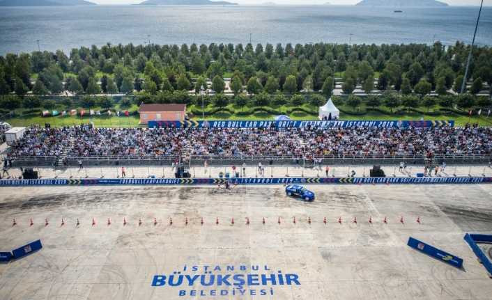 10 bin İstanbullu Red Bull Car Park Drift Dünya Finali’ni izledi