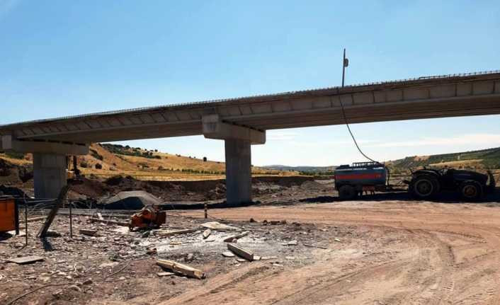 12 Köyü Musabeyli ile Gaziantep’e bağlayacak köprü tamamlanmak üzere