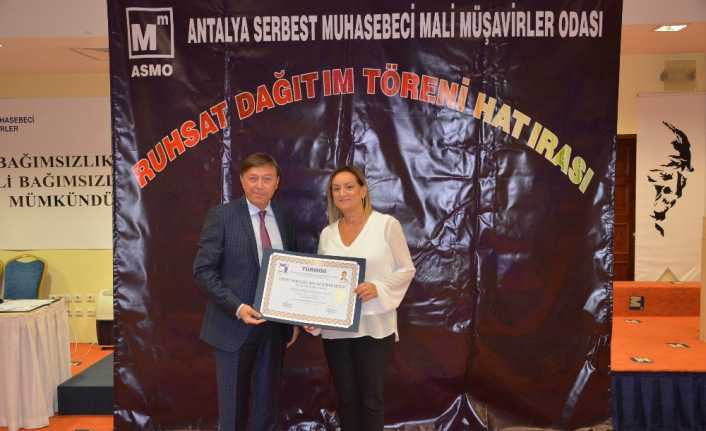Antalya’da 46 meslek mensubuna mali müşavirlik ruhsatları verildi