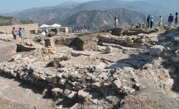 Arkeolojik kazılarda 700 yıllık cami bulundu