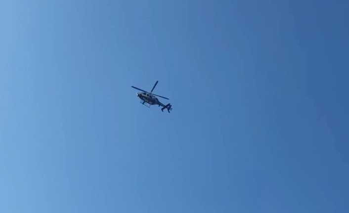 Avcılar’da polis helikopteri hasar incelemesi yapıyor