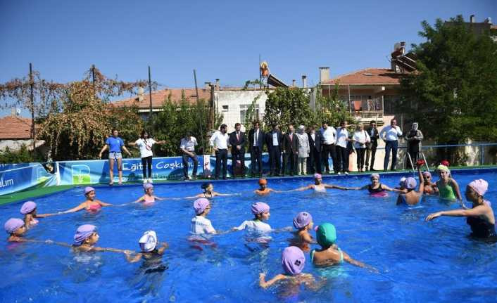 Balıkesir Büyükşehir 15 bin çocuğa yüzme eğitimi verdi