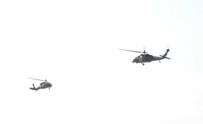Çelik Kanatlar Helikopter Akrobasi Ekibi Sivrihisar semalarında