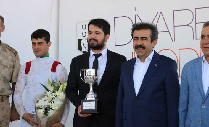 Diyarbakır 9. Karpuz Festivali’nde 49 kiloluk karpuz şaşırttı