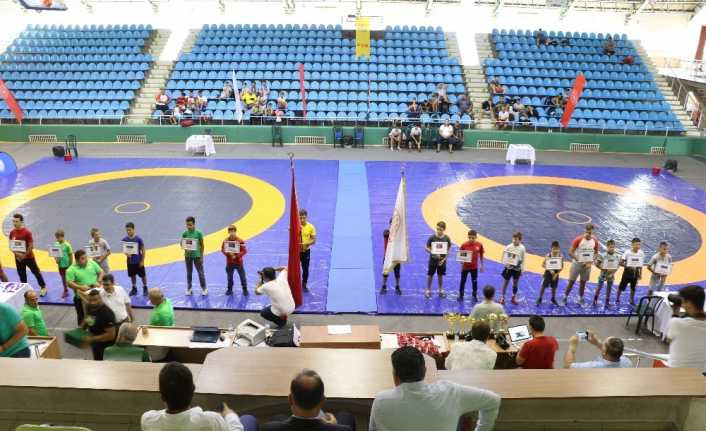 Edirne’de 1. Uluslararası Kel Aliço Serbest Güreş Turnuvası yapıldı