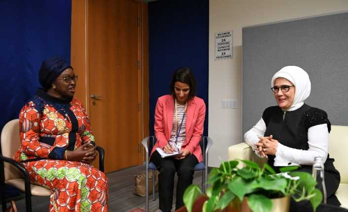 Emine Erdoğan, Afrika Birliği Komisyonu Barış, Kadın ve Güvenlikten sorumlu özel temsilcisi Bıneta Dıop ile görüştü