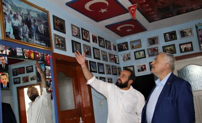 Erdoğan sevgisi büyüdükçe büyüdü evine sığmadı