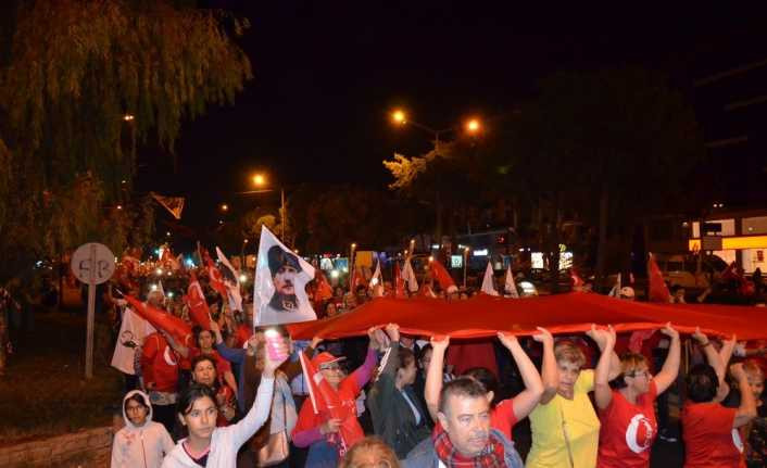 29 Ekim coşkusu Didim’de meydanlarda kutlandı