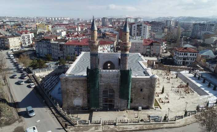 748 yıllık Gök Medrese müzeye dönüştürülüyor