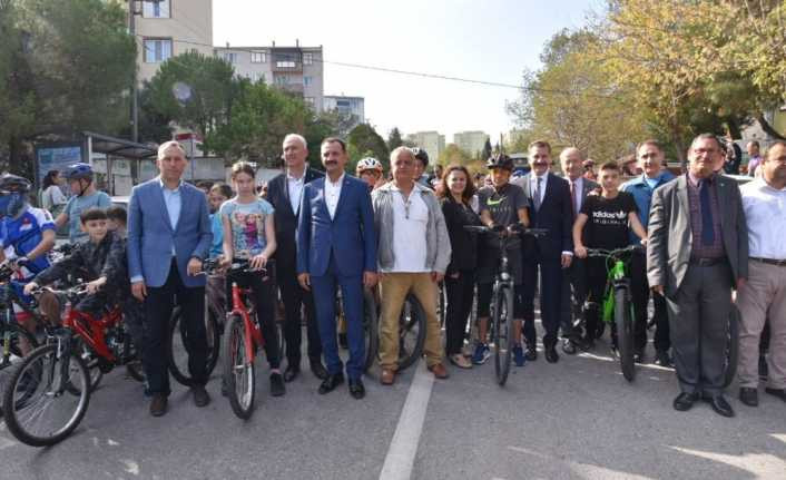Adnan Menderes bisiklet yarışları nefes kesti
