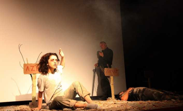Ahlat’ta uyuşturucunun zararları tiyatro oyunuyla anlatıldı
