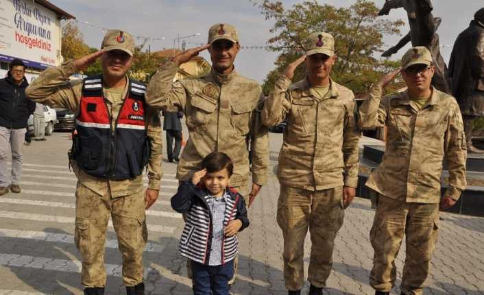 Arguvan ve Hekimhan’da Cumhuriyet Bayramı kutlamaları