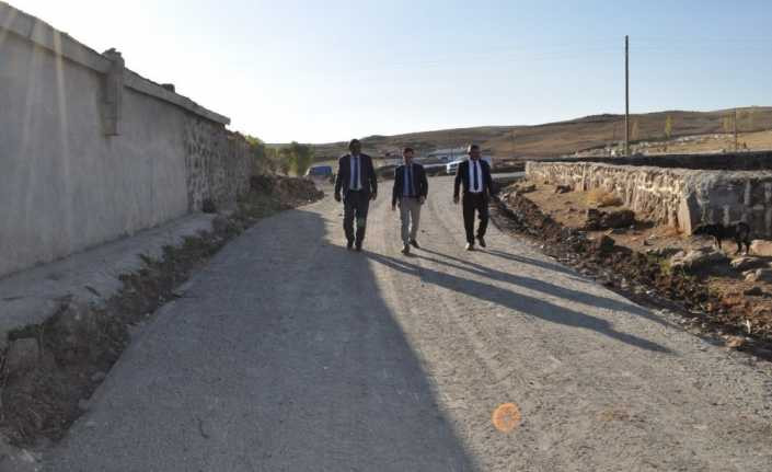 Arpaçay Arslanoğlu köyü sağlıklı yola kavuştu