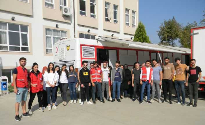 Atça MYO öğrencilerinden kan bağışı