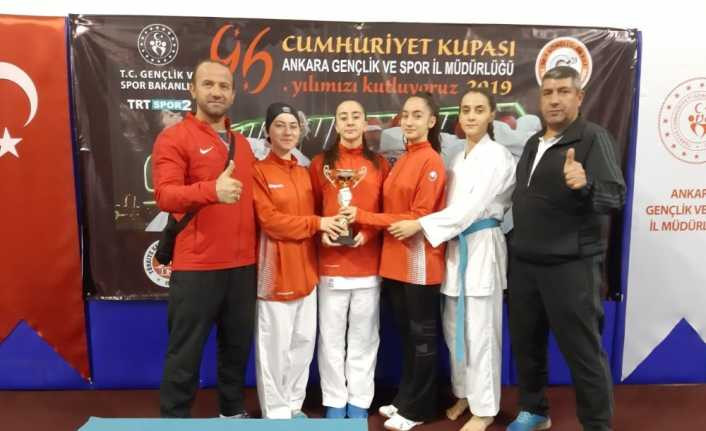 Bağlar Belediyespor karatede Cumhuriyet Kupasına damga vurdu
