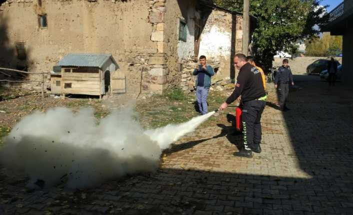 Bayburt’ta emniyet personeline yangın eğitimi