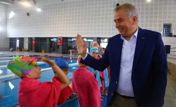 Büyükşehir’in Kış Spor Okulları 12 bin kişi başvurdu