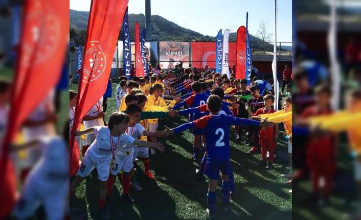 Çanakkale’de Cumhuriyet Kupası maçları şenlik havasında geçti