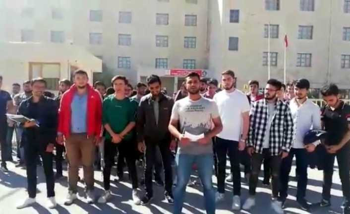 Cihanbeyli’de üniversite öğrencileri yurtlarının açılmasını istiyor