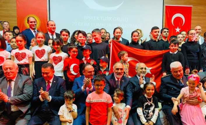 Cumhurbaşkanı Başdanışmanı Topçu Kırgızistan’da Cumhuriyet Bayramı kutlamasına katıldı