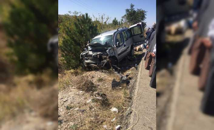 Dinar’da feci kaza: 1’i ağır 3 yaralı